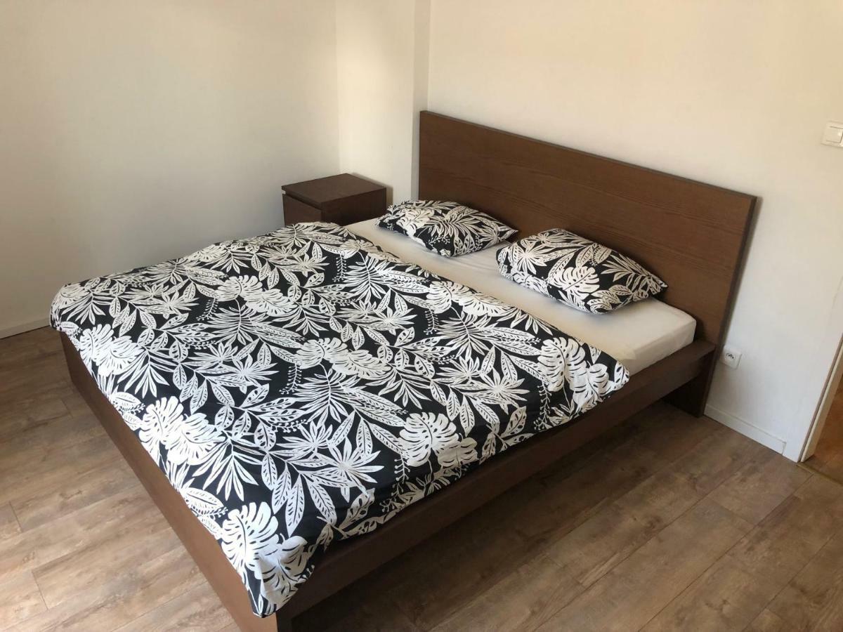 Apartman V Centre Michaloviec Nagymihály Kültér fotó